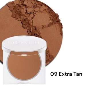 Huda Beauty | GloWish Luminous Pressed Powder